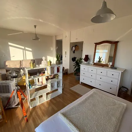 Cozy In Apartment *